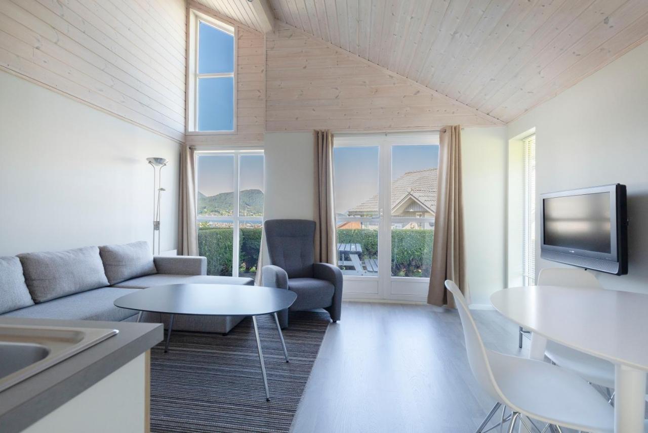 Aursnes Hotell Sykkylven Екстер'єр фото