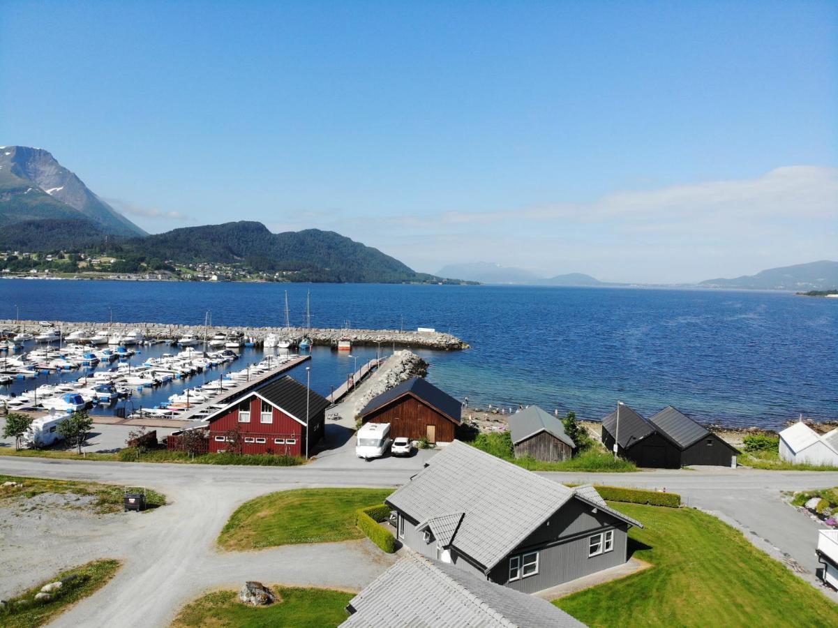 Aursnes Hotell Sykkylven Екстер'єр фото