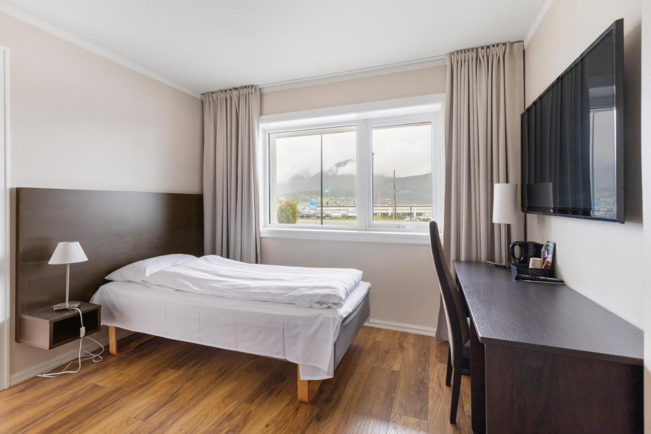 Aursnes Hotell Sykkylven Екстер'єр фото
