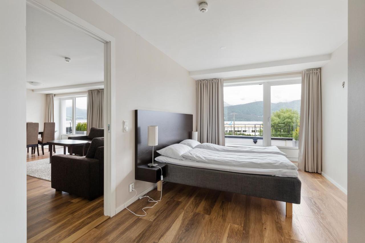 Aursnes Hotell Sykkylven Екстер'єр фото